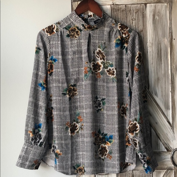 NWOT Supply and Demand Keyhole Blouse Size S - Picture 3 of 7